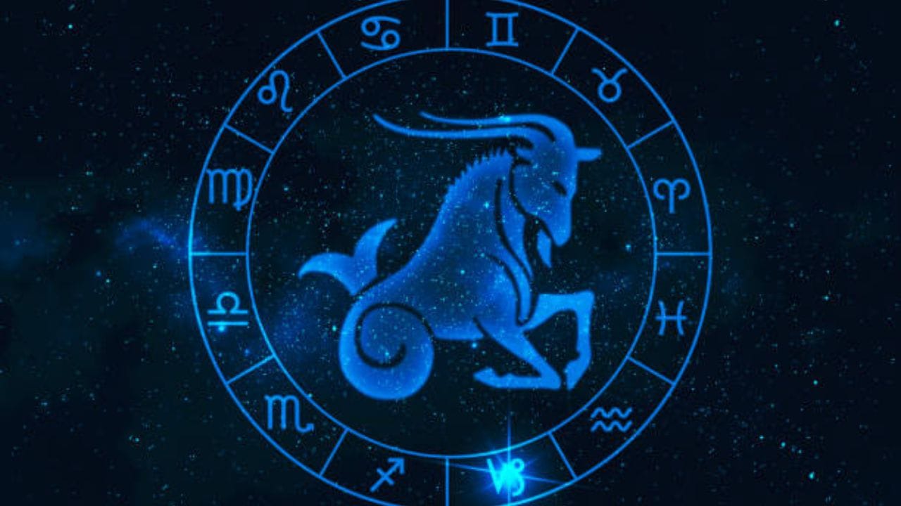 મકર (Capricorn) : રોહિણી નક્ષત્ર અને સર્વાર્થ સિદ્ધિ યોગનું આ સંયોજન મકર રાશિના લોકો માટે અત્યંત શુભ અને ફળદાયી માનવામાં આવશે. વિદ્યાર્થીઓ અને સ્પર્ધાત્મક પરીક્ષાઓની તૈયારી કરી રહેલા લોકો માટે કેટલાક સારા સમાચાર મળી શકે છે. ઘરમાં આનંદનું વાતાવરણ રહેશે. આવકના નવા સ્ત્રોતોનું નિર્માણ તમારી નાણાકીય પરિસ્થિતિને નોંધપાત્ર રીતે મજબૂત બનાવશે.