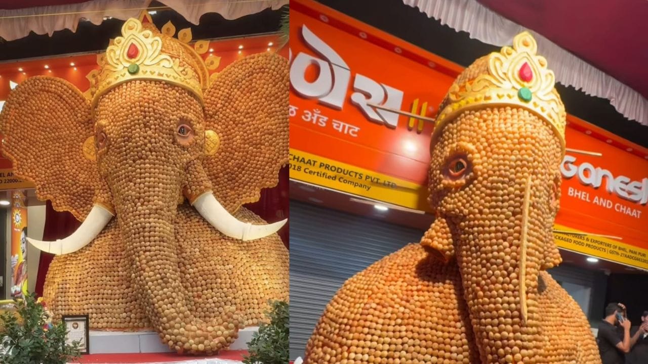 ઢોલ-તાશાના ગાજતાં નાદ વચ્ચે ભારે ઉત્સાહ અને ભક્તિભાવ સાથે આ અનોખી ગણેશ મૂર્તિનું અનાવરણ કરવામાં આવ્યું હતું. સળંગ ચોથા વર્ષે ‘ગણેશ ભેળ’ દ્વારા આ પ્રકારની અનોખી કલ્પનાને આગળ વધારવામાં આવી છે. (Image Source | Instagram)