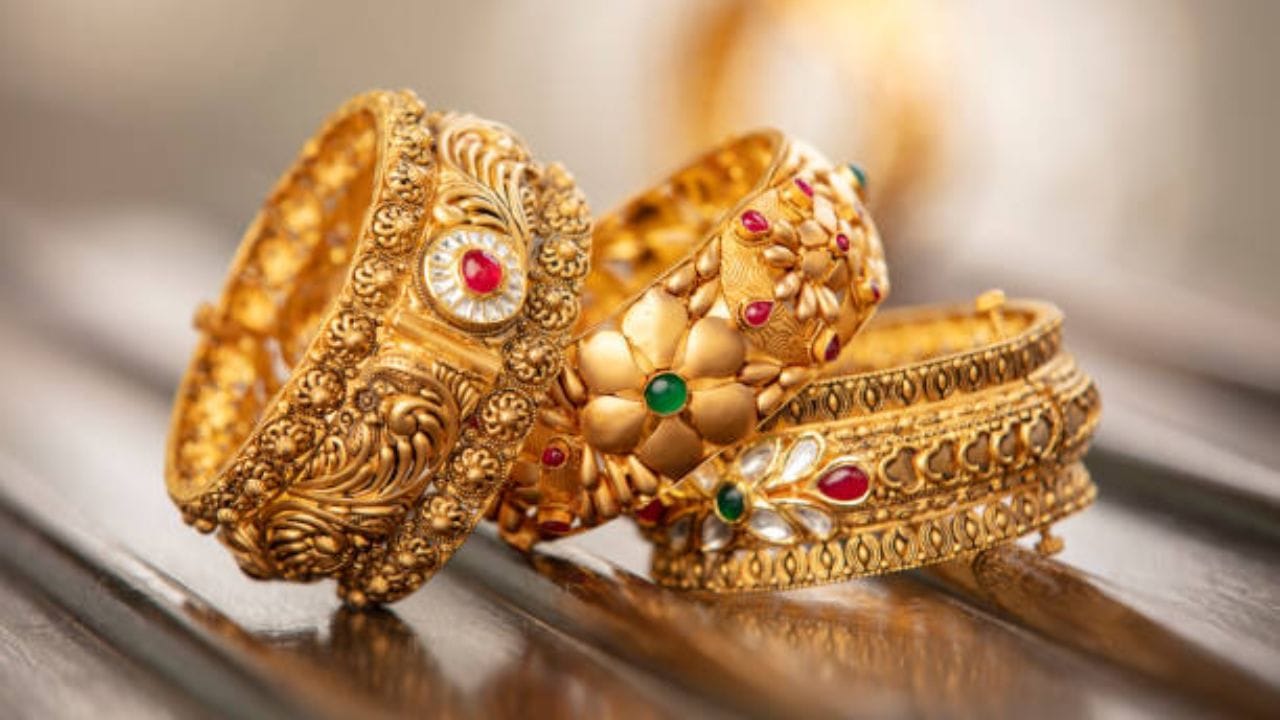 નોંધ : ઉપર આપેલી તમામ જાણકારી મીડિયા રિપોર્ટ્સ પર આધારીત છે. TV9 ગુજરાતી ક્યારેય અહીં રોકાણ કરવાની સલાહ આપતું નથી. (Image Source | iStock)