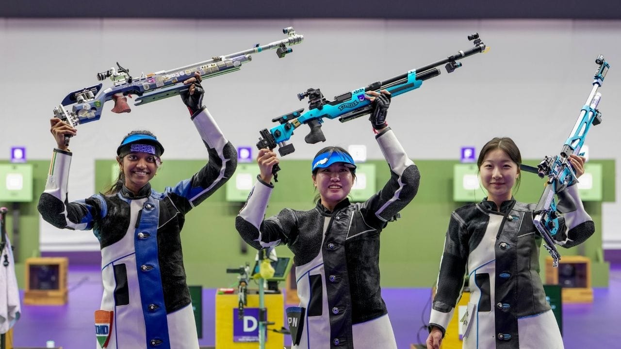 એશિયન ગેમ્સ 2026 (Asian Games 2026)માં ભારતે શૂટિંગમાં ત્રીજો મેડલ પાક્કો કરી લીધો છે. પુરુષ 10 મીટર એર રાઈફલ ટીમે ભારત માટે એશિયન ગેમ્સમાં મેડલ જીત્યો છે. ભારત પાસે હવે 3 મેડલ આવી ચૂક્યા છે.