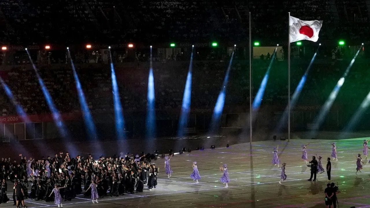 એશિયન ગેમ્સ 2026 ઉદ્ઘાટન સમારોહની શરૂઆત જાપાની રાષ્ટ્રગીતના ગાન સાથે થઈ.