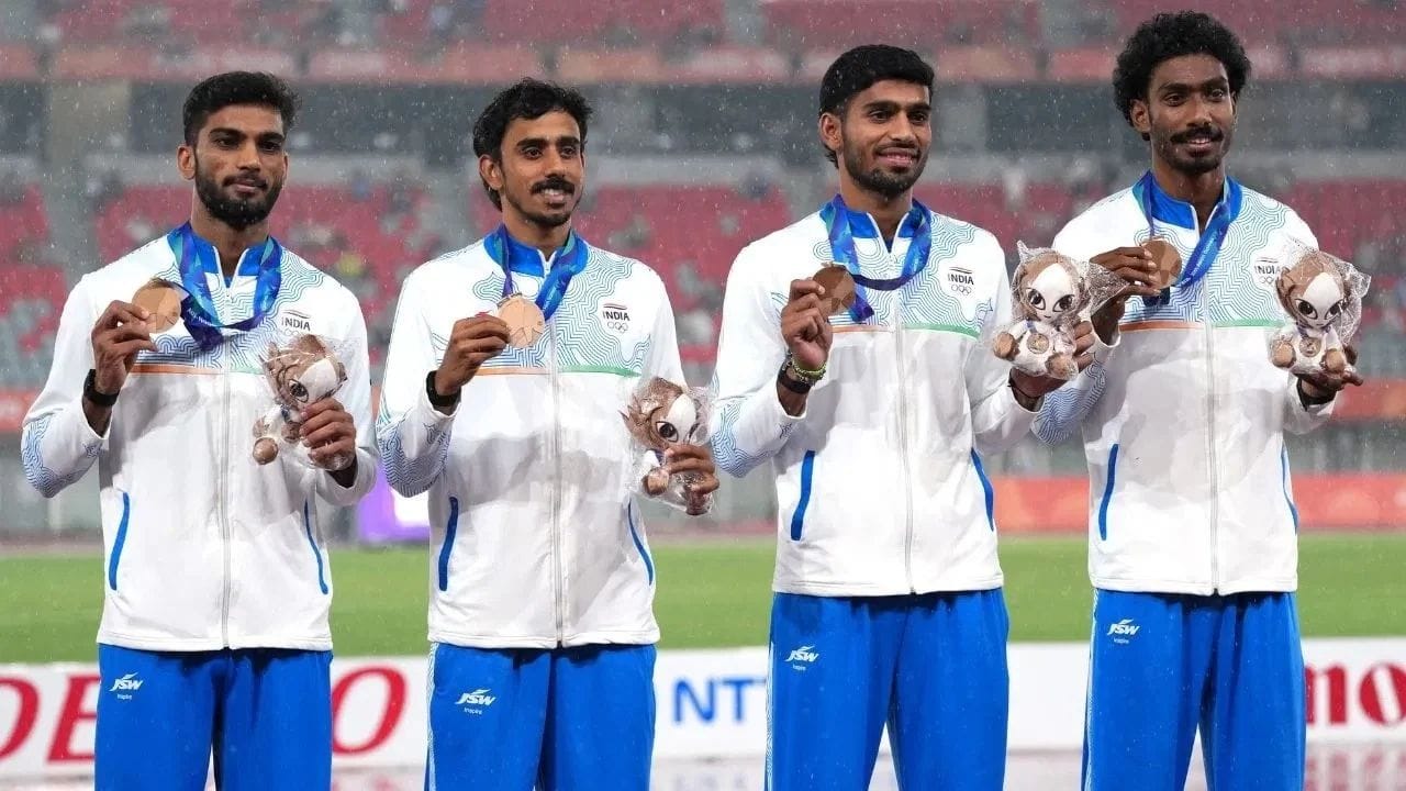 ત્યારબાદ, પુરુષોની 4x400 મીટર રિલેમાં બ્રોન્ઝ સાથે મેડલની હેટ્રિક પૂર્ણ થઈ અને એથ્લેટિક્સ સ્પર્ધાનો અંત આવ્યો. ધરમવીર, મનુ ટી, જય કુમાર અને વિશાલ ટીકેએ પુરુષોની 4x400 મીટર રિલેમાં બ્રોન્ઝ મેડલ જીત્યો હતો.