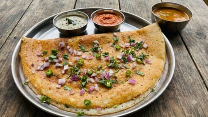 સવારના નાસ્તામાં બનાવો ક્રિસ્પી ઓનિયન ઢોસા: જાણો સરળ રેસિપી