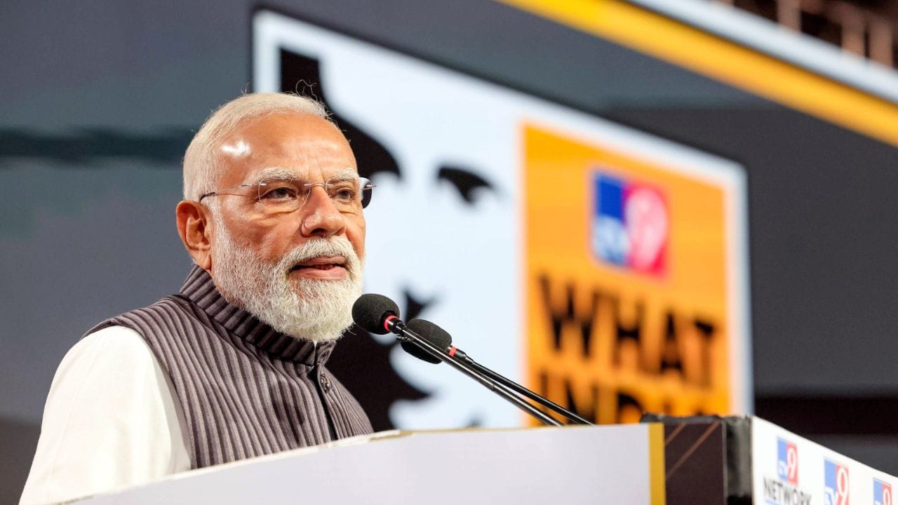 PMO નું લોક ફરિયાદ પોર્ટલ: આ પ્લેટફોર્મ સીધું વડાપ્રધાન કાર્યાલય (PMO) નું ફરિયાદ નિવારણ મંચ છે, જ્યાં ફરિયાદો સીધી પીએમઓની વહીવટી શાખામાં નોંધાય છે: