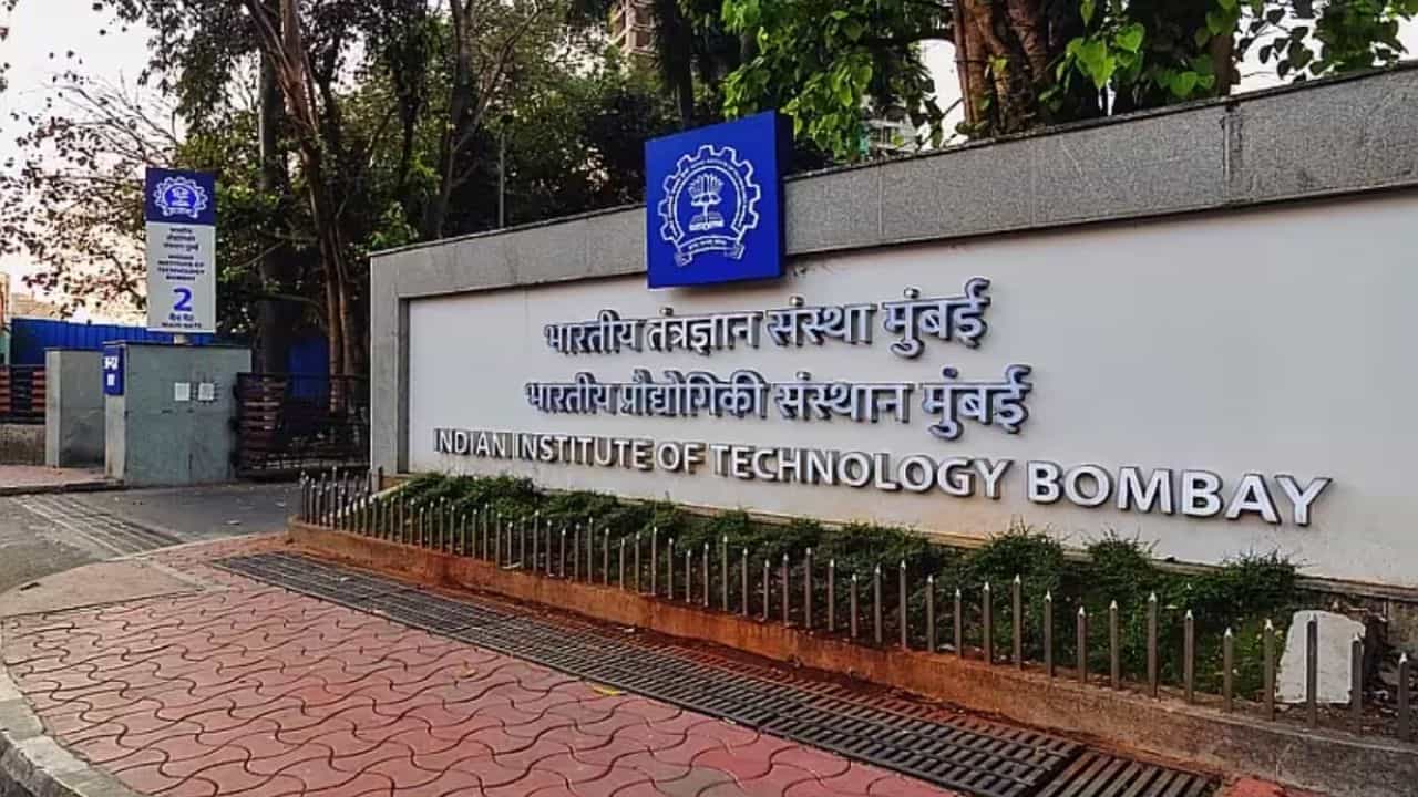 Breaking News : IIT બોમ્બેની હોસ્ટેલમાં રહસ્યમય સંજોગોમાં વિદ્યાર્થીનું મોત... આખરે રૂમમાં શું બન્યું હતું?