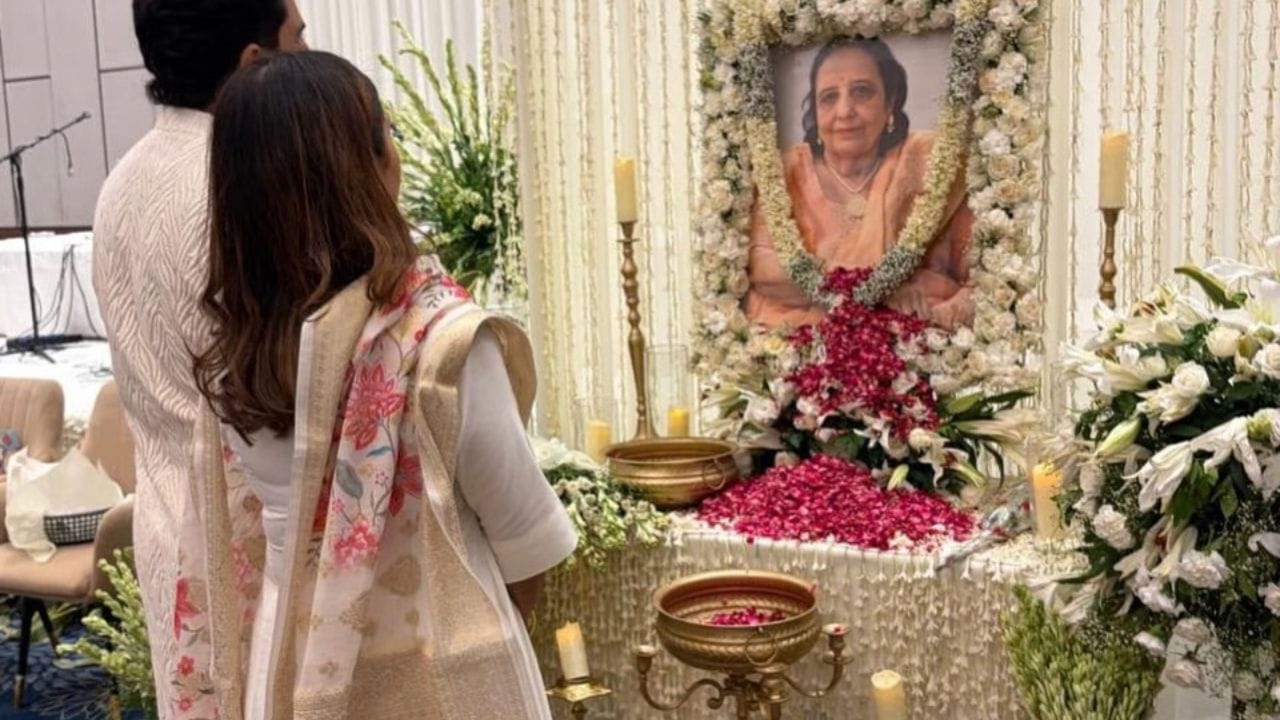 આરજે (RJ) અને વીજે (VJ) તરીકે પોતાની કારકિર્દીની શરૂઆત કર્યા બાદ, સ્ટેન્ડ-અપ કોમેડી અને હોસ્ટિંગ ક્ષેત્રે પ્રવેશતા પહેલા તેમણે અભિનય ક્ષેત્રે કામ કર્યું હતું.