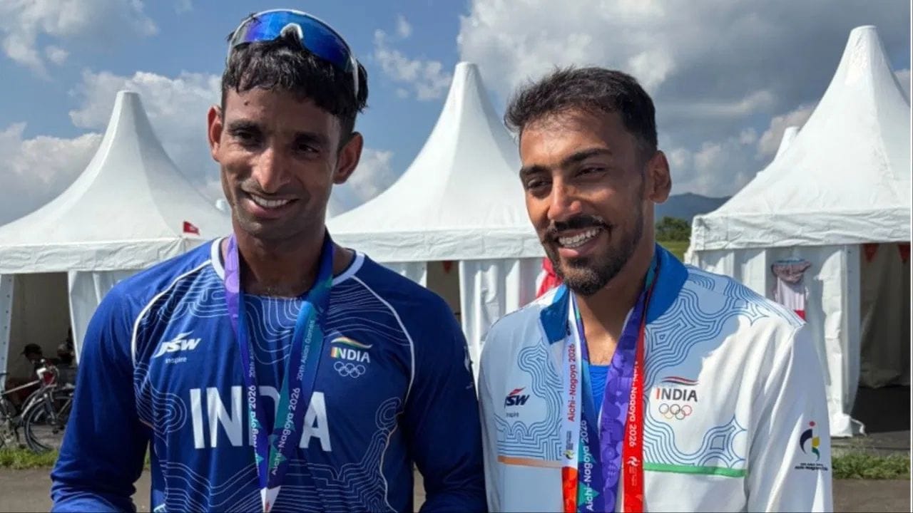 એશિયન ગેમ્સ 2026માં ભારતે રોઈંગમાં બ્રોન્ઝ મેડલ જીત્યો છે. ભારતનો આ મેડલ સતનામ સિંહની સાથે મળી સલમાન ખાને અપાવ્યો છે. ભારતની આ જોડીએ રોઈંગની પુરુષ ડબલ સ્કલ્સમાં બ્રોન્ઝ મેડલ જીત્યો છે.