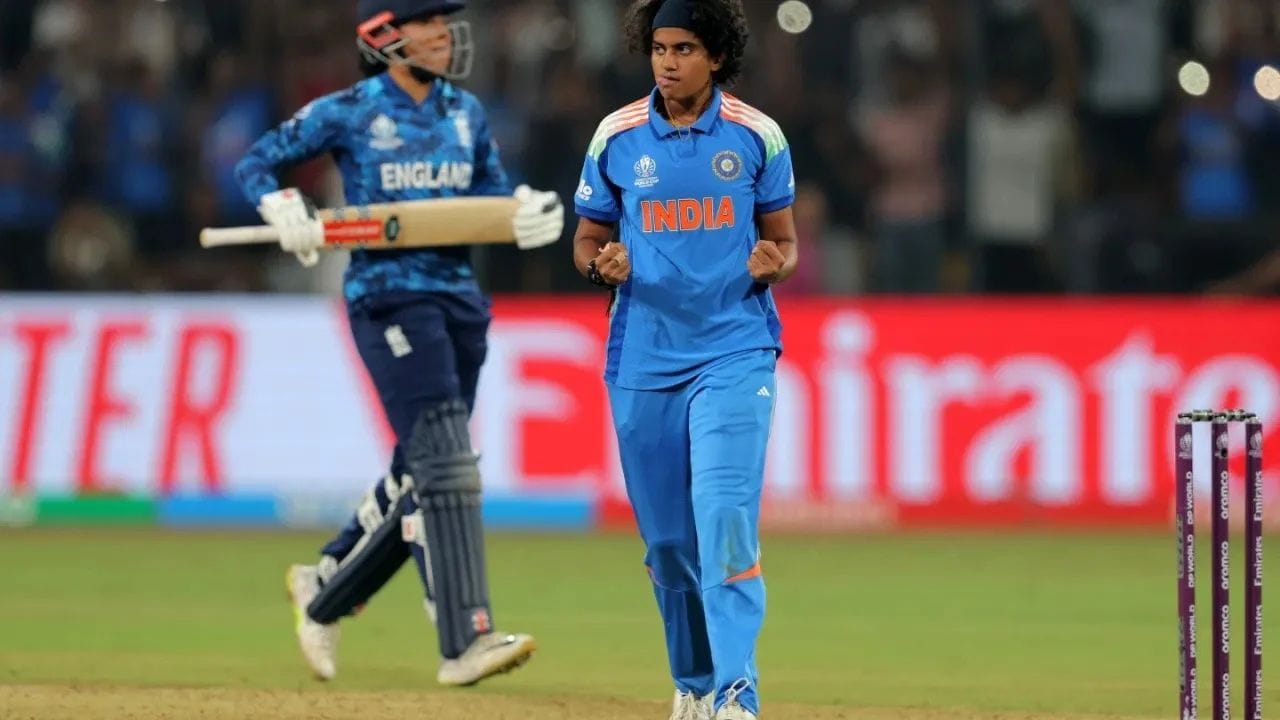 ભારતની 22 વર્ષની સ્પિનર શ્રી ચારણીએ ICC T20 રેન્કિંગમાં 817 રેટિંગ પોઈન્ટ રેટિંગ પોઈન્ટ હાંસલ કરીને ઇતિહાસ રચ્યો.