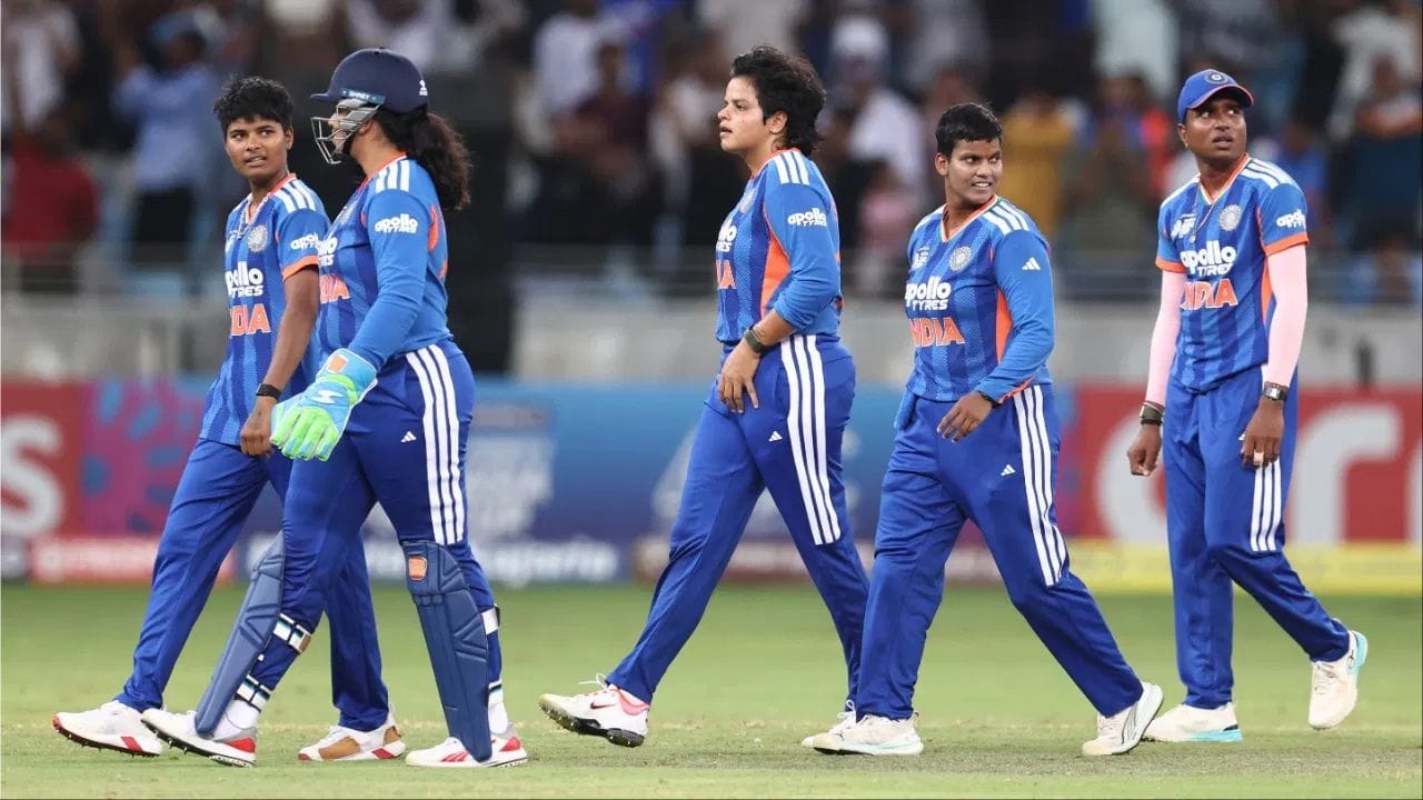 મોહસિન નકવી ACCના વડા ઉપરાંત પાકિસ્તાન ક્રિકેટ બોર્ડના અધ્યક્ષ અને પાકિસ્તાન સરકારમાં મંત્રી પણ છે. આ કારણે ભારતે તેમનો વિરોધ નોંધાવ્યો હતો.