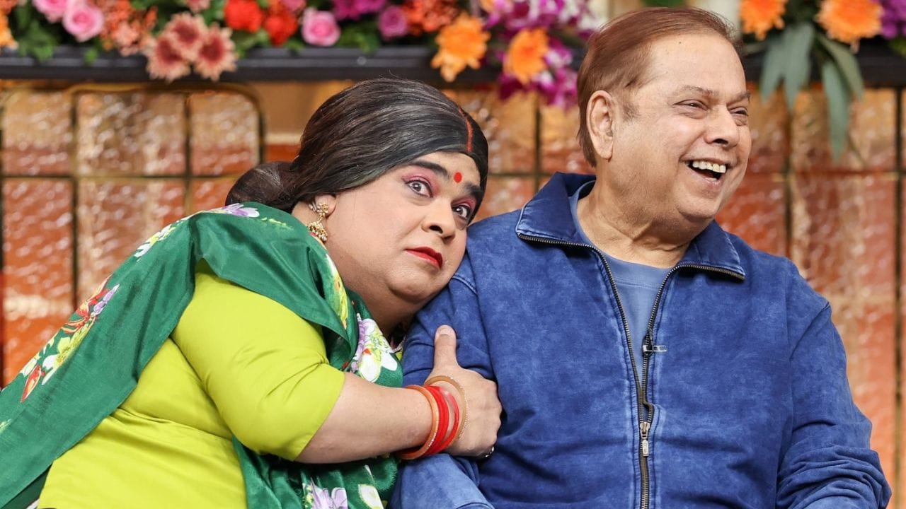 આ લિસ્ટમાં બચ્ચા યાદવ અને બંપર જેવા પાત્રથી ચાહકોનું દિલ જીતનાર કીકુ શારદા પણ સામેલ છે.કપિલ શર્માના શોમાં તે સતત જોવા મળી રહ્યો છે. રિપોર્ટ મુજબ તેની નેટવર્થ અંદાજે 33 થી 40 કરોડ રુપિયા વચ્ચે છે.