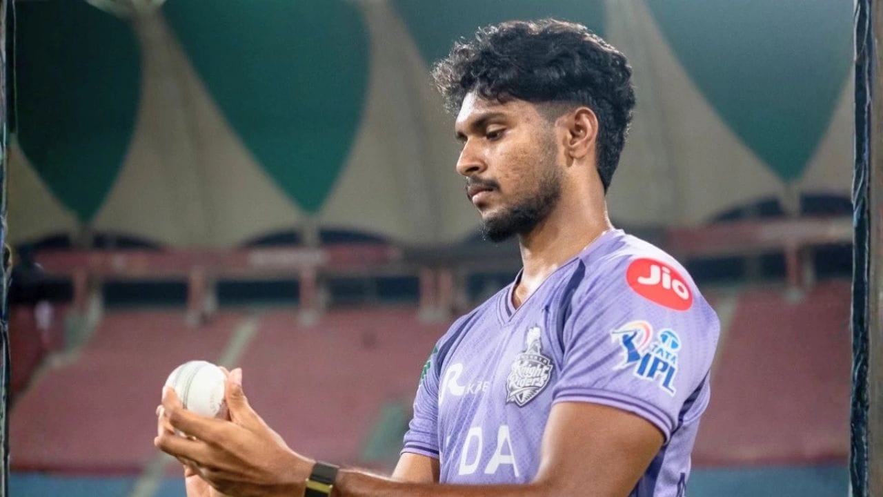 IPL 2027 પહેલા KKR કેમ્પ તરફથી મોટા આવ્યા છે. અહેવાલો સૂચવે છે કે KKR ટીમ મેનેજમેન્ટ મથિશા પથિરાનાને ટીમમાંથી બહાર કરવા જઈ રહ્યું છે.