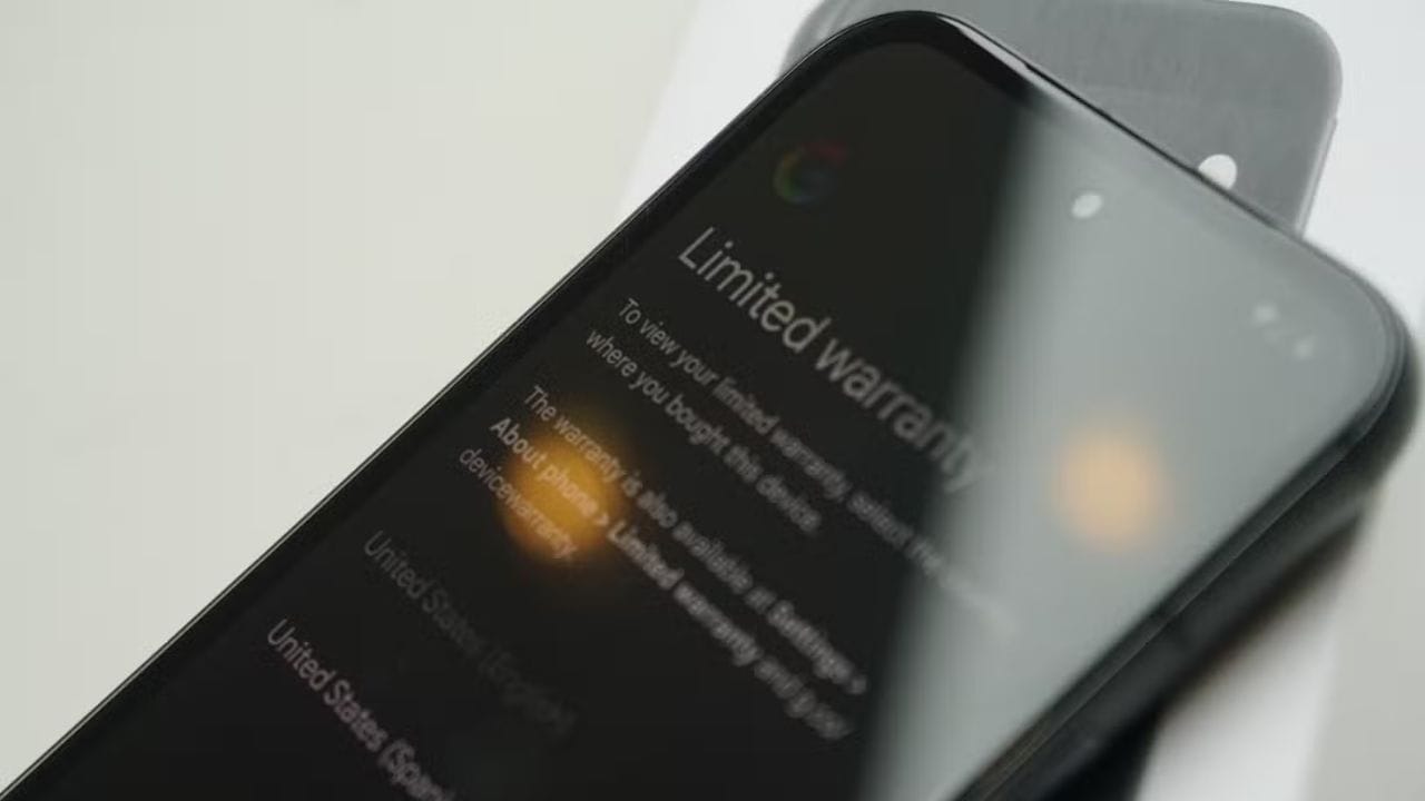 Samsung, OnePlus, Realme અને અન્ય બ્રાન્ડ્સ માટે વોરંટી ચેક કરવાની પ્રક્રિયા અલગ હોઈ શકે છે. Google Pixelમાં કેટલીક માહિતી ફોનના સેટિંગ્સમાંથી પણ જોઈ શકાય છે. જો ઓનલાઈન માહિતી ન મળે તો ખરીદીનું બિલ પણ ઉપયોગી સાબિત થઈ શકે છે.