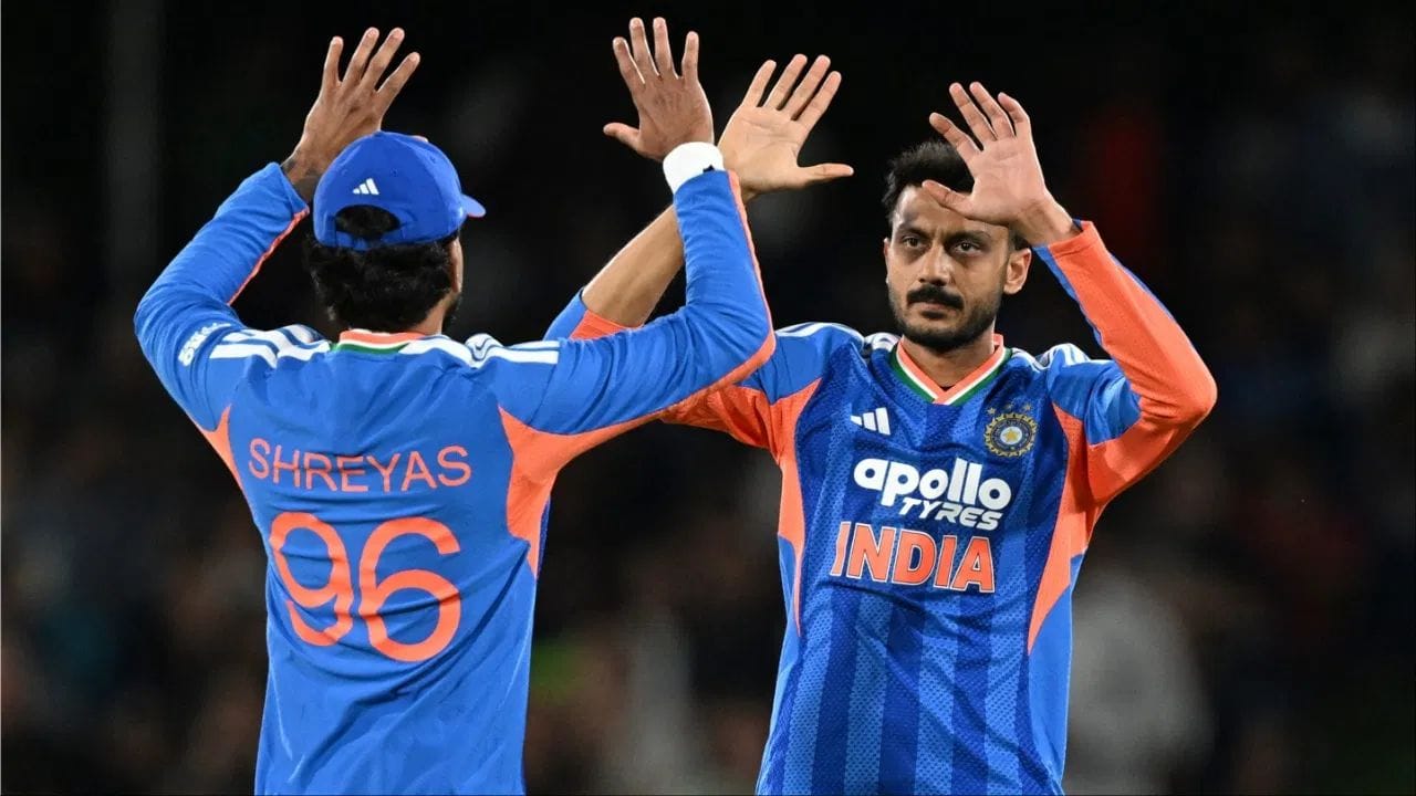 હવે જો 199 T20 આંતરરાષ્ટ્રીય જીત નોંધાવી ચૂકેલી ટીમ ઇન્ડિયા ક્રાઇસ્ટચર્ચમાં ન્યૂઝીલેન્ડ સામેની બીજી T20 મેચ પણ જીતી જાય, તો તે પોતાની 200મી જીત નોંધાવશે. આમ કરનારી ભારત દુનિયાની પ્રથમ ટીમ બનશે. (Image Source | PTI)