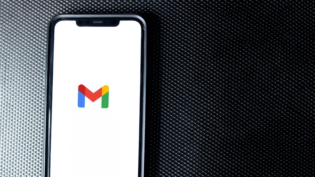ધ્યાનમાં રાખો કે Gmail માં Filter બનાવવા માટે Computer નો ઉપયોગ કરવો પડે છે. જોકે Spam માંથી Email બહાર કાઢવા અને Sender નું Email Address Contacts માં સેવ કરવા જેવી કામગીરી ફોન પરથી પણ કરી શકાય છે. તેથી કોઈ મહત્વનો Email વારંવાર Spam માં જતો હોય તો તેને અવગણવાને બદલે Gmail ની આ સેટિંગ્સ જરૂર તપાસવી જોઈએ. (Image Source | Unsplash)