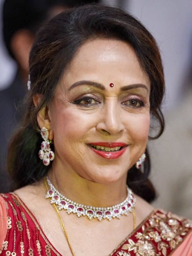 બોલિવુડની ડ્રીમ ગર્લનો પરિવાર જુઓ