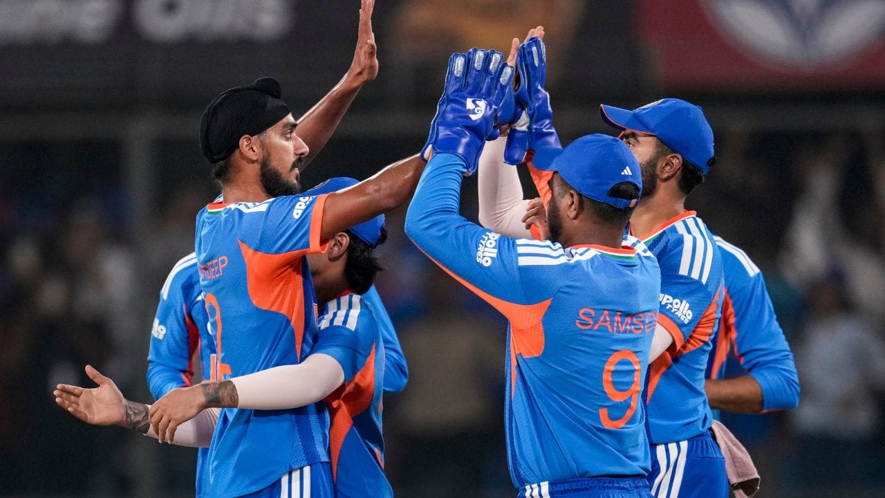 પરંતુ આ સ્કોર સુધી પહોંચવા અને તેને ડિફેન્ડ કરવામાં 3 પંજાબી ખેલાડીનું સૌથી મહત્વનું યોગદાન રહ્યું હતુ. સૌથી પહેલા તેની શરુઆત અભિષેક શર્માએ જેમણે માત્ર 30 બોલમાં 69 રનની ઈનિગ્સ રમી હતી.