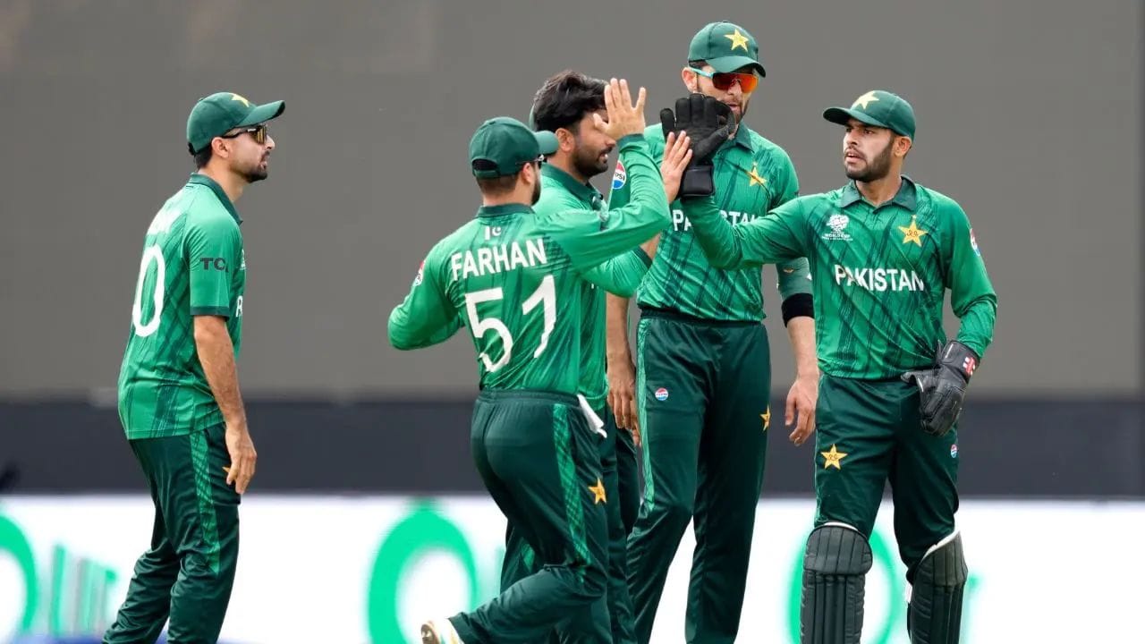 IND vs PAK મેચ ક્યારે અને ક્યાં જોવી? : ભારત અને પાકિસ્તાન વચ્ચેની એશિયન ગેમ્સની આ મોટી ટક્કર સોની સ્પોર્ટ્સ નેટવર્કની ટીવી ચેનલો પર લાઈવ જોઈ શકાશે. આ ઉપરાંત, SonyLIV એપ દ્વારા મોબાઈલ ઉપકરણો અને સ્માર્ટ ટીવી પર પણ મેચનું સ્ટ્રીમિંગ કરી શકાશે. જો તમારી પાસે આમાંથી એક પણ ન હોય તો પણ ચિંતા કરવાની જરુર નથી. તમે ફ્રીમાં આખી મેચ જોઈ શકો છો.