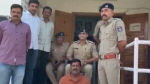 Amreli Breaking News : 27 વર્ષથી પોલીસને થાપ આપતો આરોપી નાગપુરથી ઝડપાયો, રાજુલા પોલીસની મોટી સફળતા ! જુઓ Video