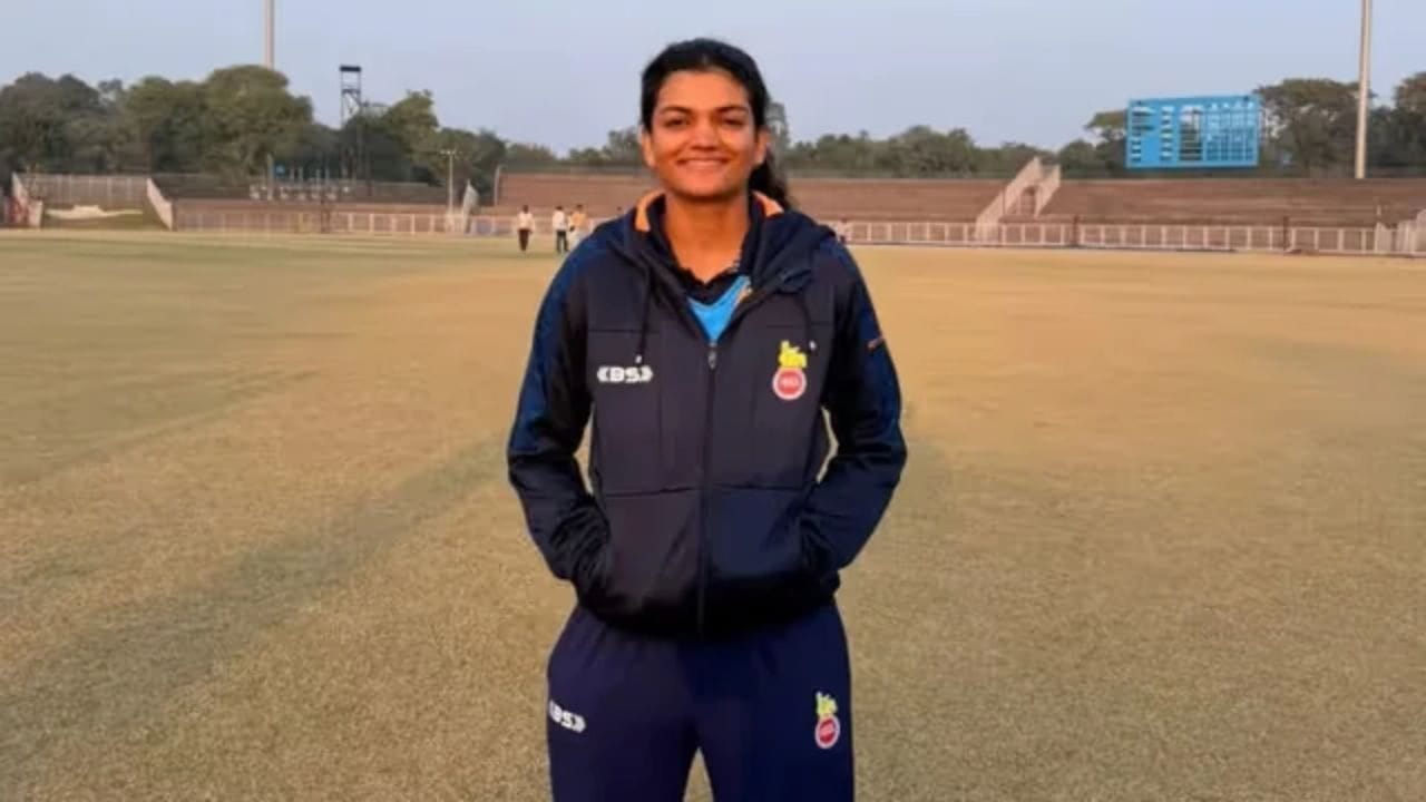 263 રનના લક્ષ્યનો પીછો કરવા ઉતરેલી હૈદરાબાદની ટીમ દિલ્હીના બોલરો સામે ટકી શકી નહીં. હૈદરાબાદે આઠ વિકેટે 154 રન બનાવ્યા હતા અને 108 રનથી હારનો સામનો કરવો પડ્યો હતો. દિલ્હીની સુમિતિ સોનીએ 28 રન આપીને ત્રણ વિકેટ ઝડપી હતી.