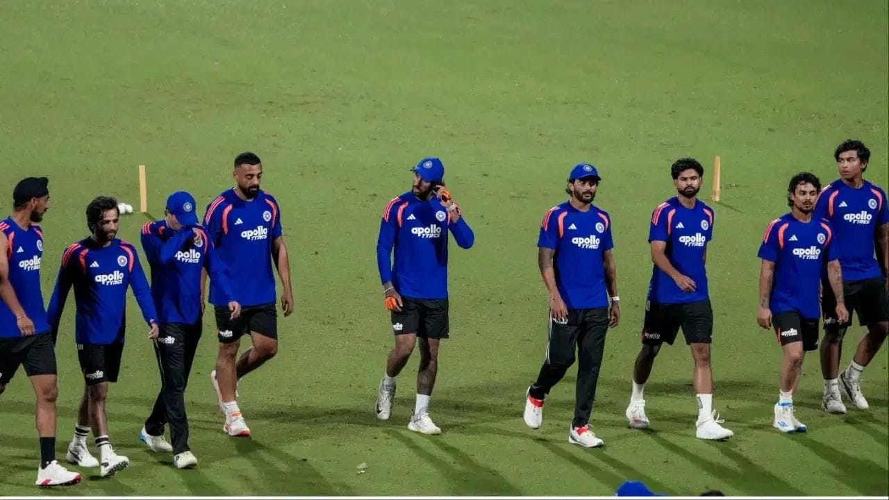 ODI સીરિઝ બાદ હવે ભારત અને વેસ્ટ ઈન્ડિઝ વચ્ચે T20 શ્રેણી રમાશે. પાંચ મેચની T20 સીરિઝની પહેલી મેચ 6 ઓક્ટોબરે રમાશે. આ T20 શ્રેણીમાં ટીમ ઈન્ડિયા સંપૂર્ણપણે બદલાઈ ગઈ છે. કેપ્ટન, વિકેટકીપરથી લઈને લગભગ આખી ટીમ જ બદલાઈ જશે.