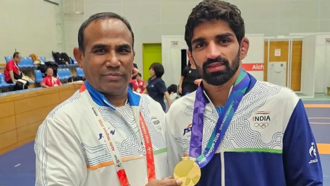 હરિયાણા સરકારની નીતિ અનુસાર, ગોલ્ડ જીતનારા ખેલાડીઓને 3 કરોડ રૂપિયા મળે છે. આનો અર્થ એ થયો કે હરિયાણાના 14 ખેલાડીઓને ₹3 કરોડ મળશે, જે કુલ 42 કરોડ રૂપિયા ઈનામી રકમ છે.