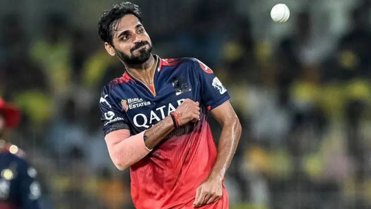 હકીકતમાં 2028ની IPL સીઝન પહેલા એક મેગા ઓક્શન યોજાશે. RCB પાસે તે મેગા ઓક્શન પહેલા ભુવનેશ્વરને અનકેપ્ડ ખેલાડી તરીકે રિટેન કરવાની તક હતી, જેથી RCBના રિટેન્શન અને બજેટ પર ઓછી અસર પડી હોત.