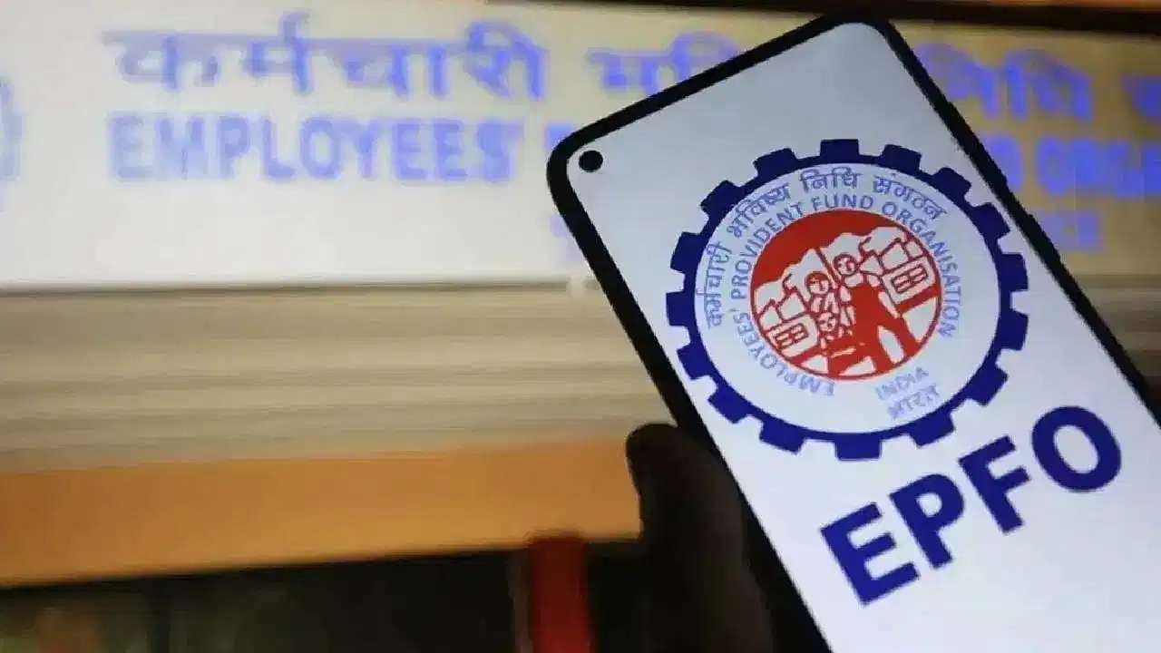 એમ્પ્લોઈઝ પ્રોવિડન્ટ ફંડ ઓર્ગેનાઈઝેશન (EPFO) એ બેંકોના સહયોગથી યુનિફાઈડ પેમેન્ટ્સ ઈન્ટરફેસ (UPI) દ્વારા પ્રોવિડન્ટ ફંડની રકમ ઉપાડવા માટેનું પરીક્ષણ શરૂ કર્યું છે. 