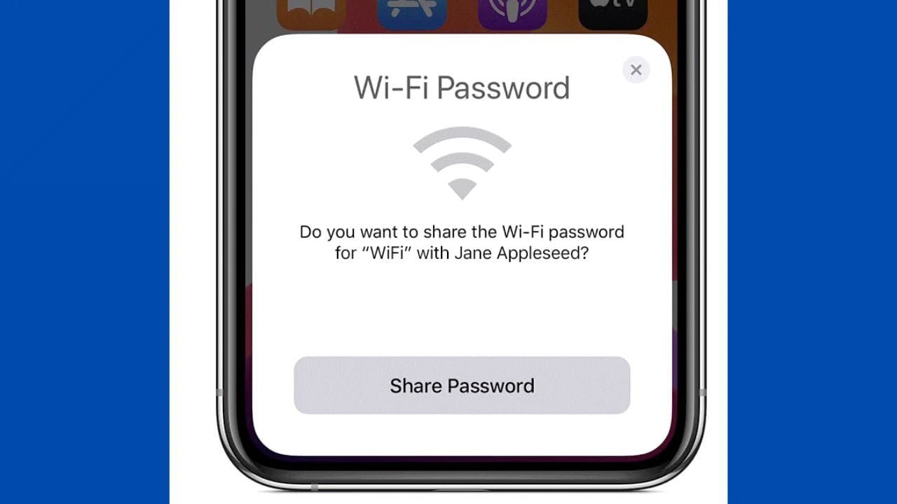 અજાણ્યા અથવા અસુરક્ષિત Wi-Fi નેટવર્ક સાથે જોડાવાનું જોખમ : જ્યારે તમારા ફોનનું Wi-Fi ચાલુ હોય છે, ત્યારે તે સતત નજીકના નેટવર્કને શોધતું (સ્કેન કરતું) રહે છે. તે કદાચ એવા નેટવર્ક સાથે આપમેળે ફરીથી જોડાઈ શકે છે જેનો તમે અગાઉ ઉપયોગ કર્યો હોયજેમ કે કાફે, એરપોર્ટ, રેલવે સ્ટેશન અથવા શોપિંગ મોલમાં જોવા મળતા નેટવર્ક. આવી જગ્યાઓ પરના ઘણા સાર્વજનિક (public) Wi-Fi નેટવર્કની સુરક્ષા નબળી હોય છે.