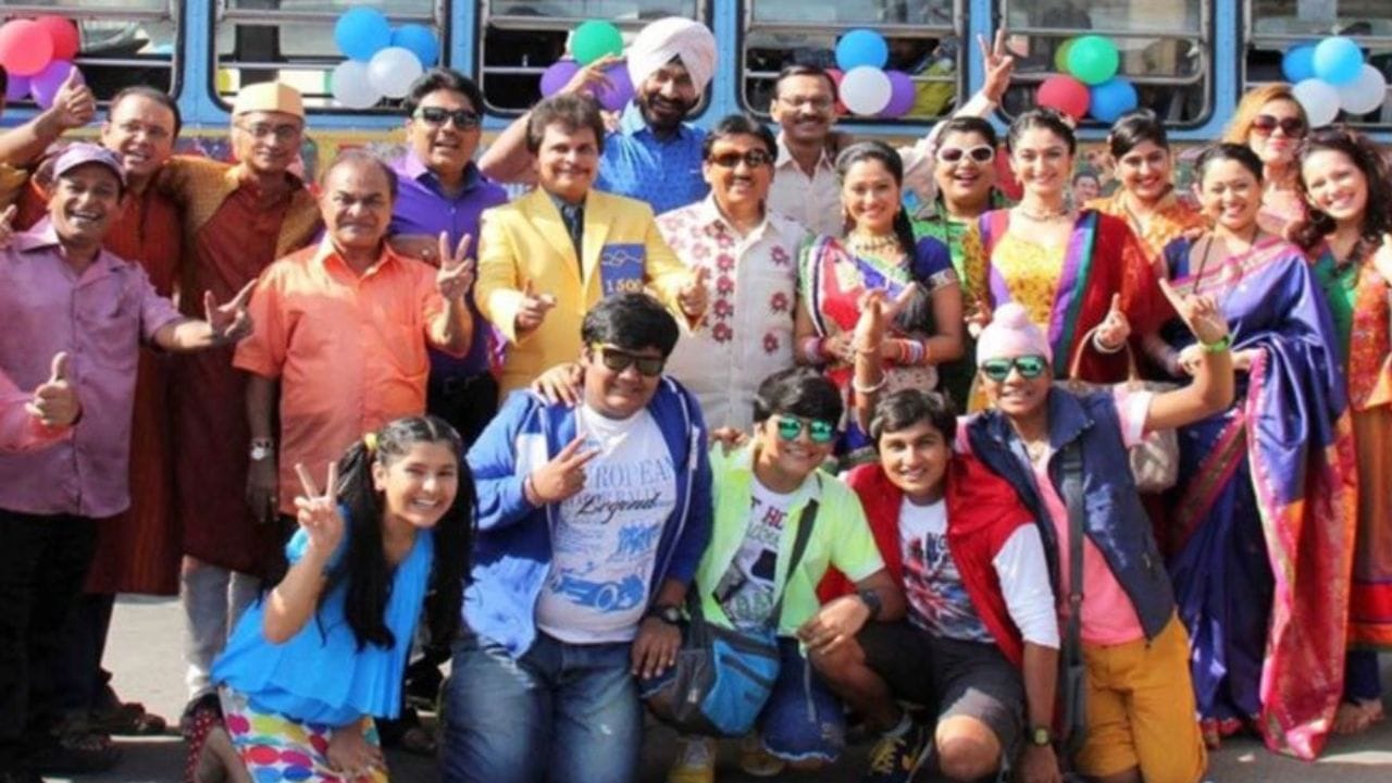'તારક મહેતા કા ઉલ્ટા ચશ્મા' ટેલિવિઝનના સૌથી લોકપ્રિય શોમાંનો એક છે. છેલ્લા 18 વર્ષોથી તે દર્શકોની પસંદગીનો શો રહ્યો છે. ઘણા પ્રખ્યાત કલાકારોએ વિવિધ કારણોસર આ શો છોડી દીધો; કેટલાકને બીજે ક્યાંય કામ ન મળ્યું, તો અન્ય લોકોએ કામ ન કરવાનું પસંદ કર્યું. ચાલો આ કલાકારો વિશે જાણીએ.